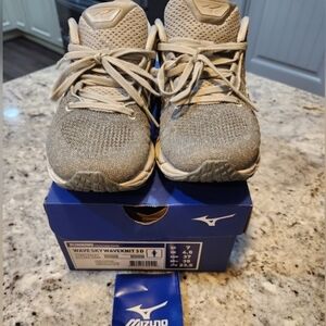 Mizuno Glacier Gray Sneakers